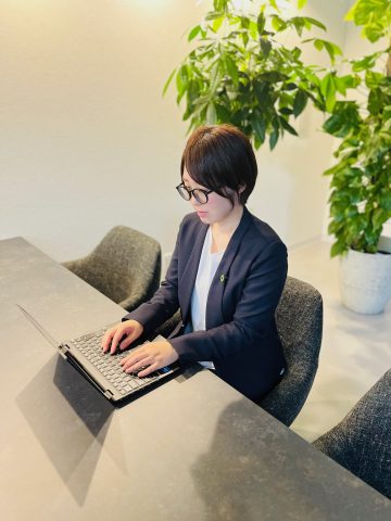 板井　静香（事務）